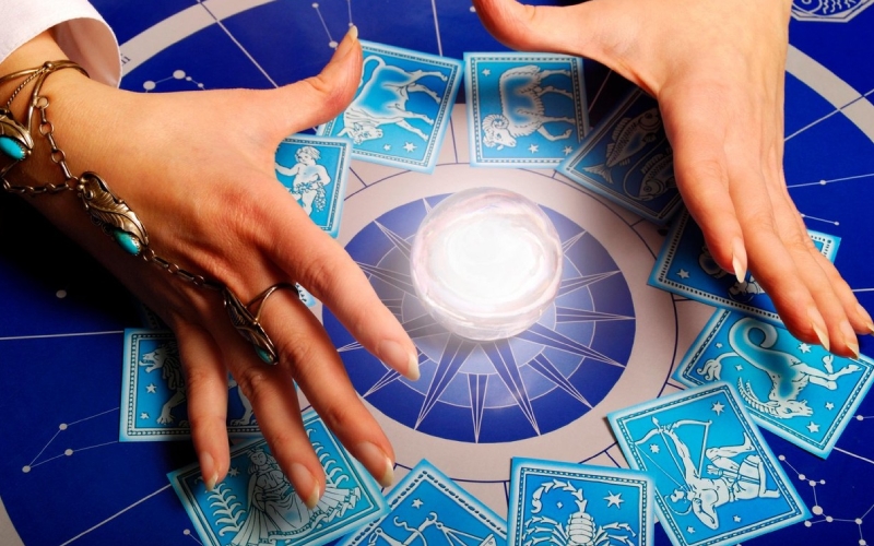 The Ultimate Guide to Tarot Reading: Unveiling Mysteries and Insights